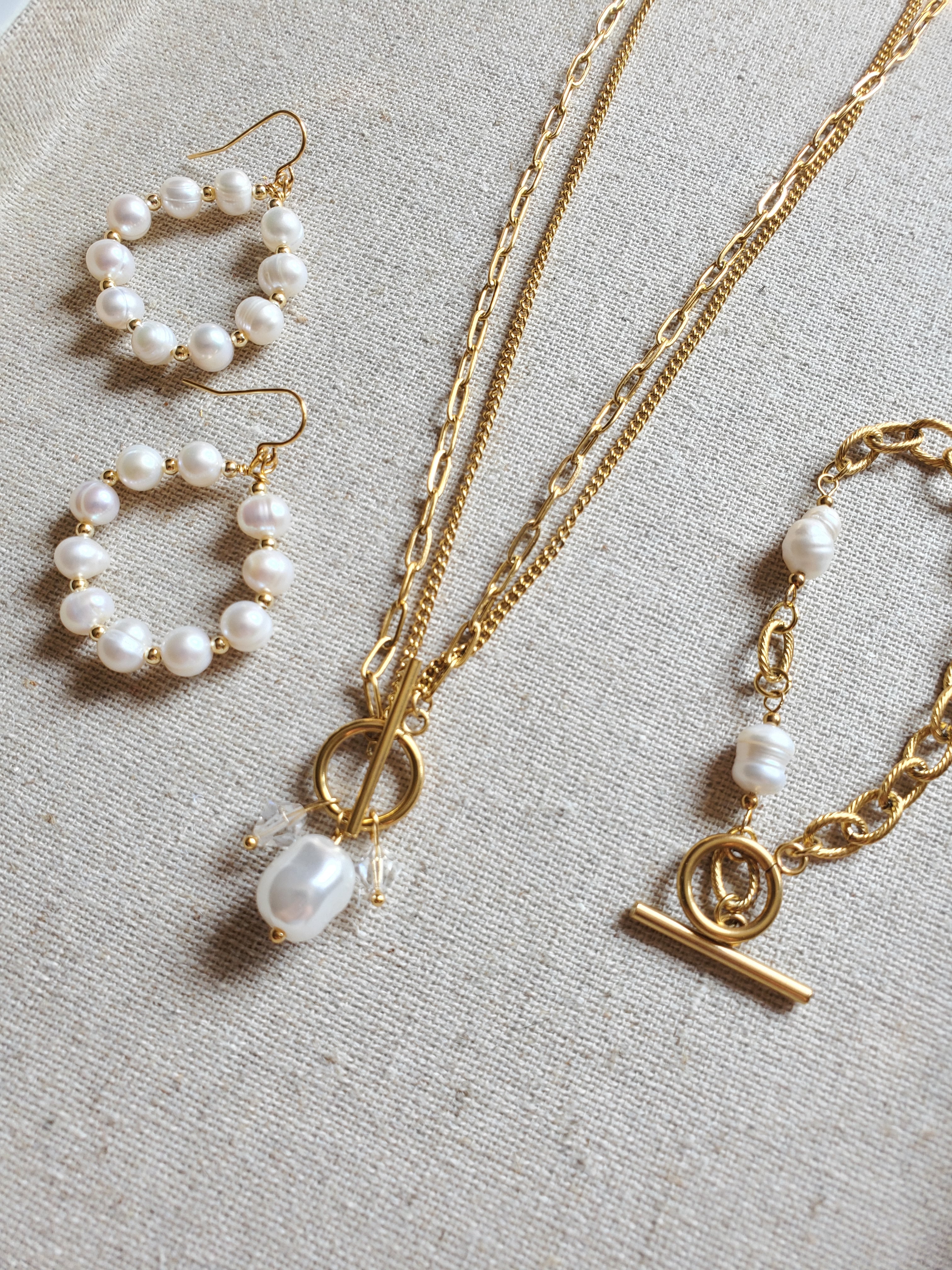 Pearl Toggle Bracelet